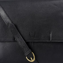 Load image into Gallery viewer, Ee Salvodor 01 Black Leather Messenger Bag