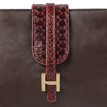 Load image into Gallery viewer, Ee Silvia 03 Brown Leather Sling Bag