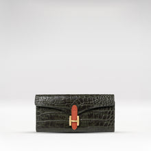 Load image into Gallery viewer, Ee Harper W1 Green Leather Trifold Wallet