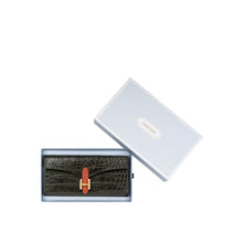 Load image into Gallery viewer, Ee Harper W1 Green Leather Trifold Wallet