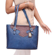 Load image into Gallery viewer, SALLY SCULL 01 TOTE BAG