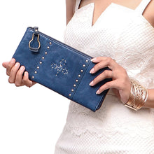 Load image into Gallery viewer, WILD ROSE W3 L-ZIP AROUND