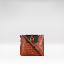 Load image into Gallery viewer, EE LYRA-M SLING BAG