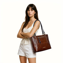 Load image into Gallery viewer, Ee Aspen 03 Brown Leather Tote Bag