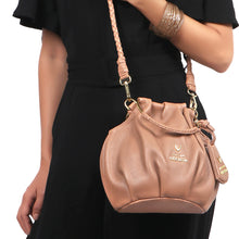 Load image into Gallery viewer, HERA 04 SLING BAG