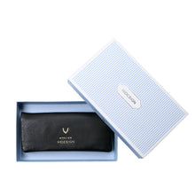 Load image into Gallery viewer, Hera W4 Black Leather Long Bi-Fold Wallet