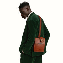 Load image into Gallery viewer, TUPAC 01 CROSSBODY