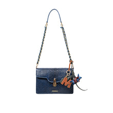 Load image into Gallery viewer, Cyra 01 Leather Flower Charm