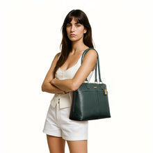 Load image into Gallery viewer, Opera 02 Green Leather Shoulder Bag