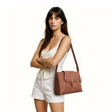 Load image into Gallery viewer, Hydor 01 Tan Leather Shoulder Bag