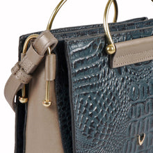 Load image into Gallery viewer, FLIRT 02 SLING BAG