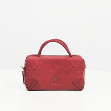 Load and play video in Gallery viewer, TULUM 01 SLING BAG