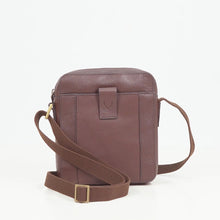 Load and play video in Gallery viewer, BRICK LANE 01 CROSSBODY