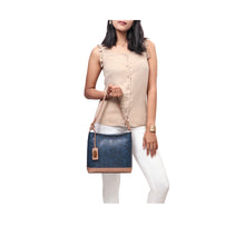 Load image into Gallery viewer, EE ARIES 01 SHOULDER BAG