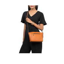 Load image into Gallery viewer, BONNIE 02 SLING BAG