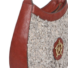 Load image into Gallery viewer, COCO 01 SHOULDER BAG