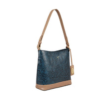 Load image into Gallery viewer, EE ARIES 01 SHOULDER BAG