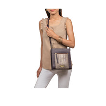 Load image into Gallery viewer, EE LIBRA 03 SLING BAG