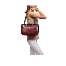 Load image into Gallery viewer, EE VIOLA 02-M SLING BAG