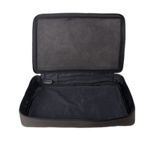 Load image into Gallery viewer, JEAN 02 POUCH - Hidesign