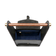 Load image into Gallery viewer, ZAZEN 06 SHOULDER BAG - Hidesign