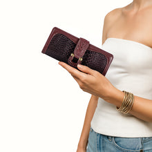 Load image into Gallery viewer, Ee Frieda W1  Violet Leather Bi-Fold Wallet
