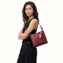Load image into Gallery viewer, Ee Aries 01 Red Leather Shoulder Bag
