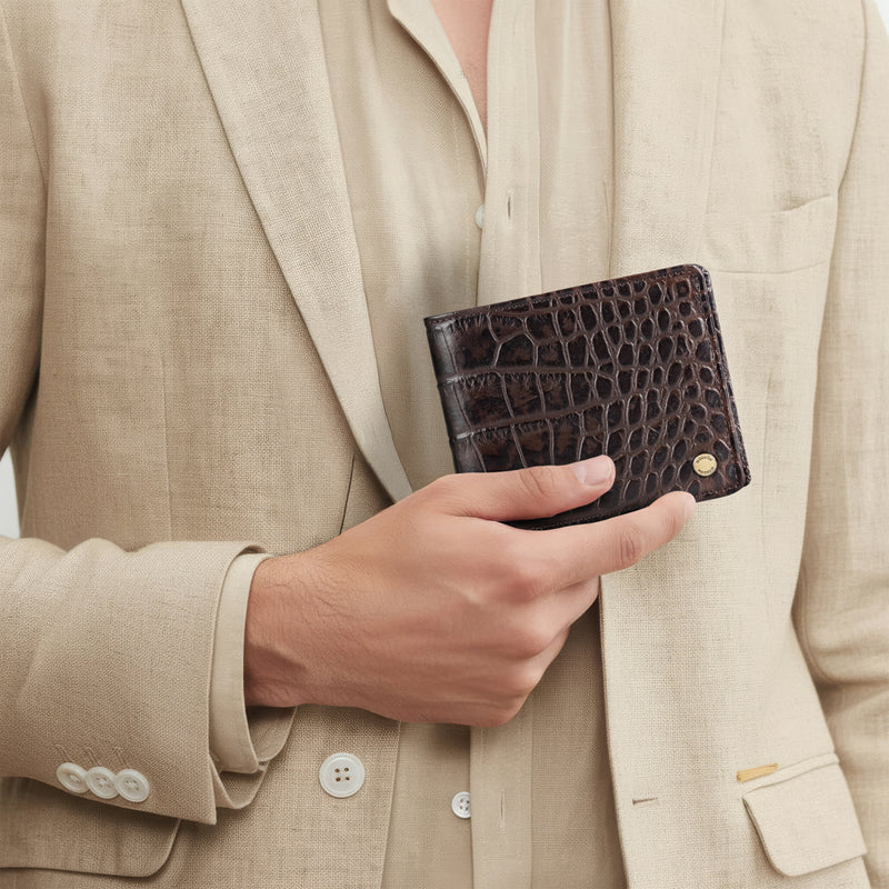 Ee 036-02  Brown Leather Bi-Fold Wallet