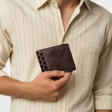 Load image into Gallery viewer, Ee 274-010  Brown Leather Bi-Fold Wallet
