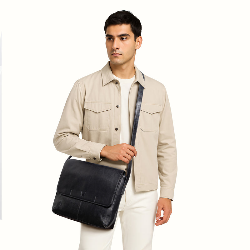 Ee Salvodor 01 Black Leather  Messenger Bag