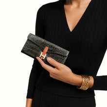 Load image into Gallery viewer, Ee Harper W1  Green Leather Trifold Wallet
