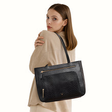 Load image into Gallery viewer, EE KATNISS 02-M SHOULDER BAG
