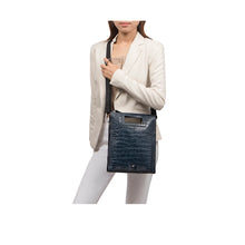 Load image into Gallery viewer, ARICA 01 CROSSBODY
