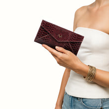 Load image into Gallery viewer, Mandy W5 Red Leather Clutch Wallet
