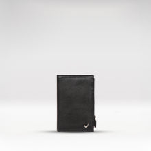 Load image into Gallery viewer, Oshun W1 M Leather Passport Holder
