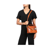 Load image into Gallery viewer, LENIN 01 SLING BAG
