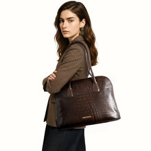 Load image into Gallery viewer, Copacabana 02 Brown Leather Shoulder Bag
