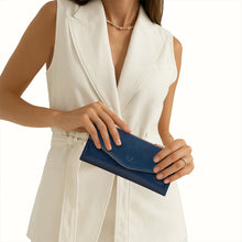 Load image into Gallery viewer, CLOVER W2 TRI FOLD
