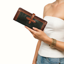 Load image into Gallery viewer, CHURRO W3 BI FOLD
