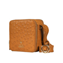 Load image into Gallery viewer, Terra 02 Brown Leather Shoulder Bag

