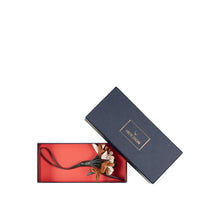 Load image into Gallery viewer, Cyra 01 Leather Flower Charm
