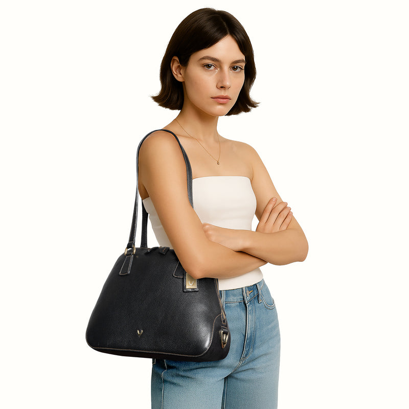 St. Martin 02 Black Leather Shoulder Bag