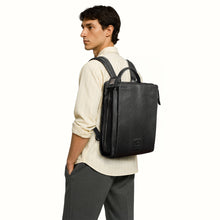 Load image into Gallery viewer, Vendome 02 Black Leather Backpack
