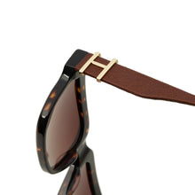 Load image into Gallery viewer, Zulu Men's Brown Wayfarer Sunglasses
