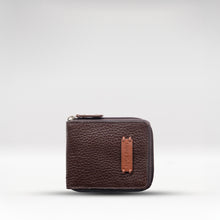 Load image into Gallery viewer, Hydor W1 Brown Leather Bi Fold Wallet
