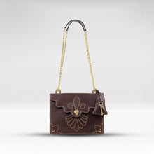 Load image into Gallery viewer, Comtesse 01 Purple Leather Shoulder Bag
