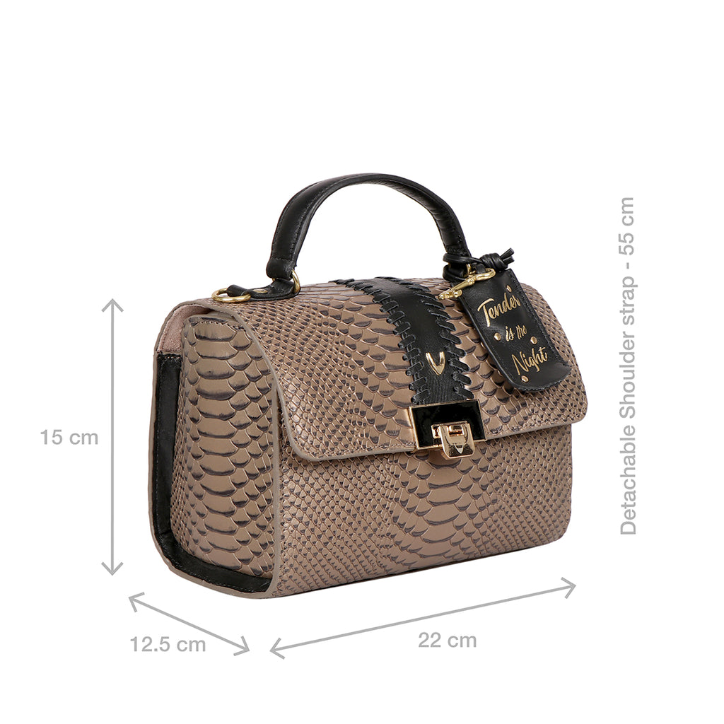 Hidesign womens EE OPRAH III Large Brown Tan Tote Bag : Amazon.in: Shoes &  Handbags