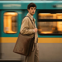 Load image into Gallery viewer, Vendome 03 Brown Leather Backpack
