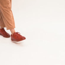 Load and play video in Gallery viewer, BELMOND  SNEAKER
