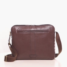 Load and play video in Gallery viewer, CARNABY 02 CROSSBODY
